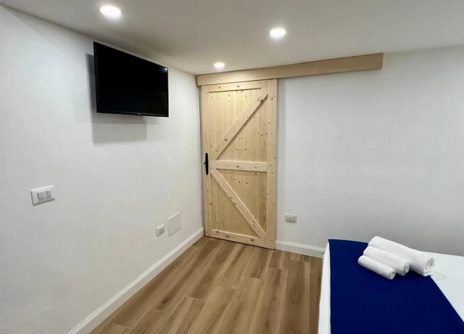 Kensia House - Centro Storico - Stazione Apartment Palermo