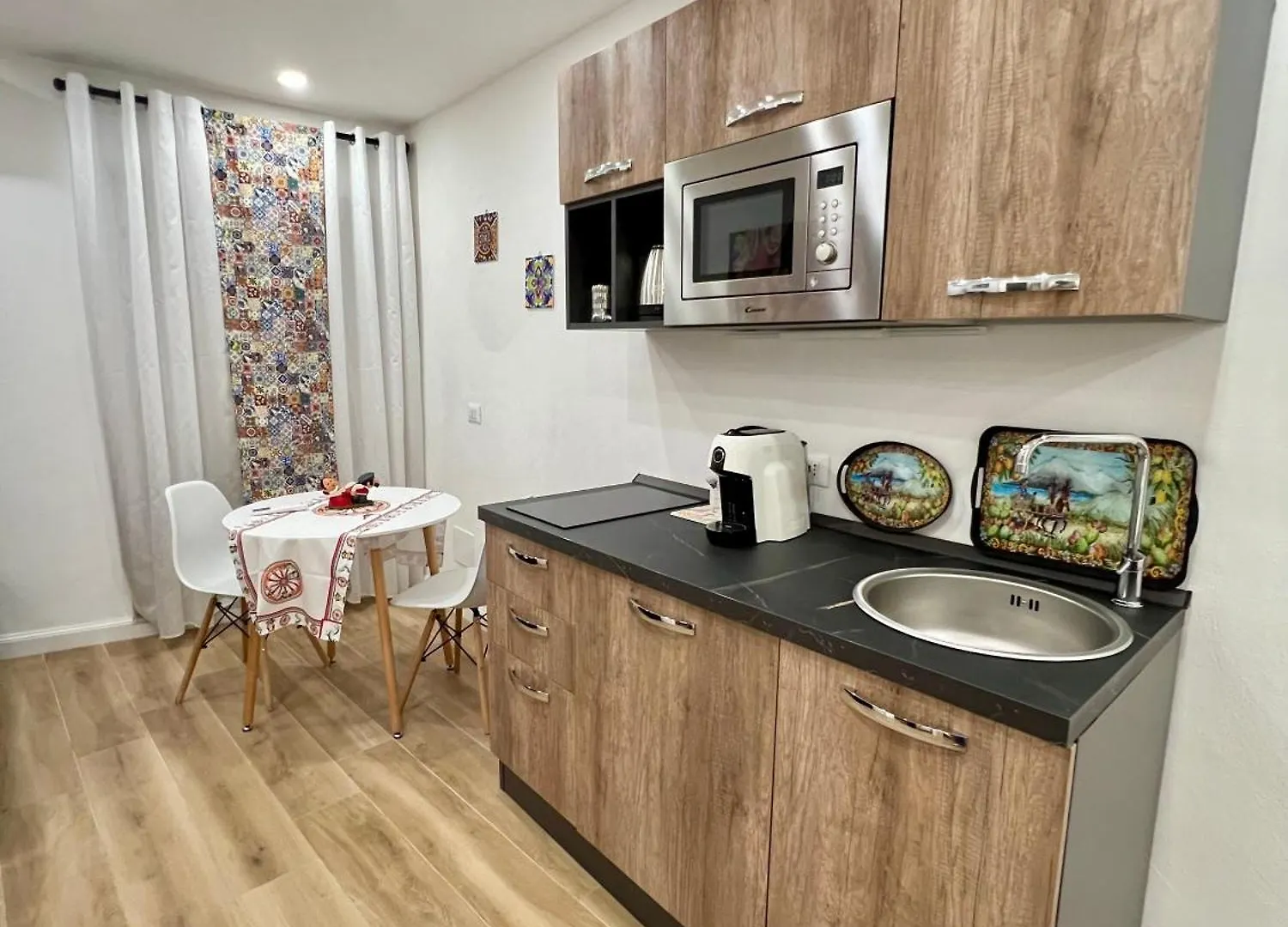 Kensia House - Centro Storico - Stazione Apartment Palermo Italy