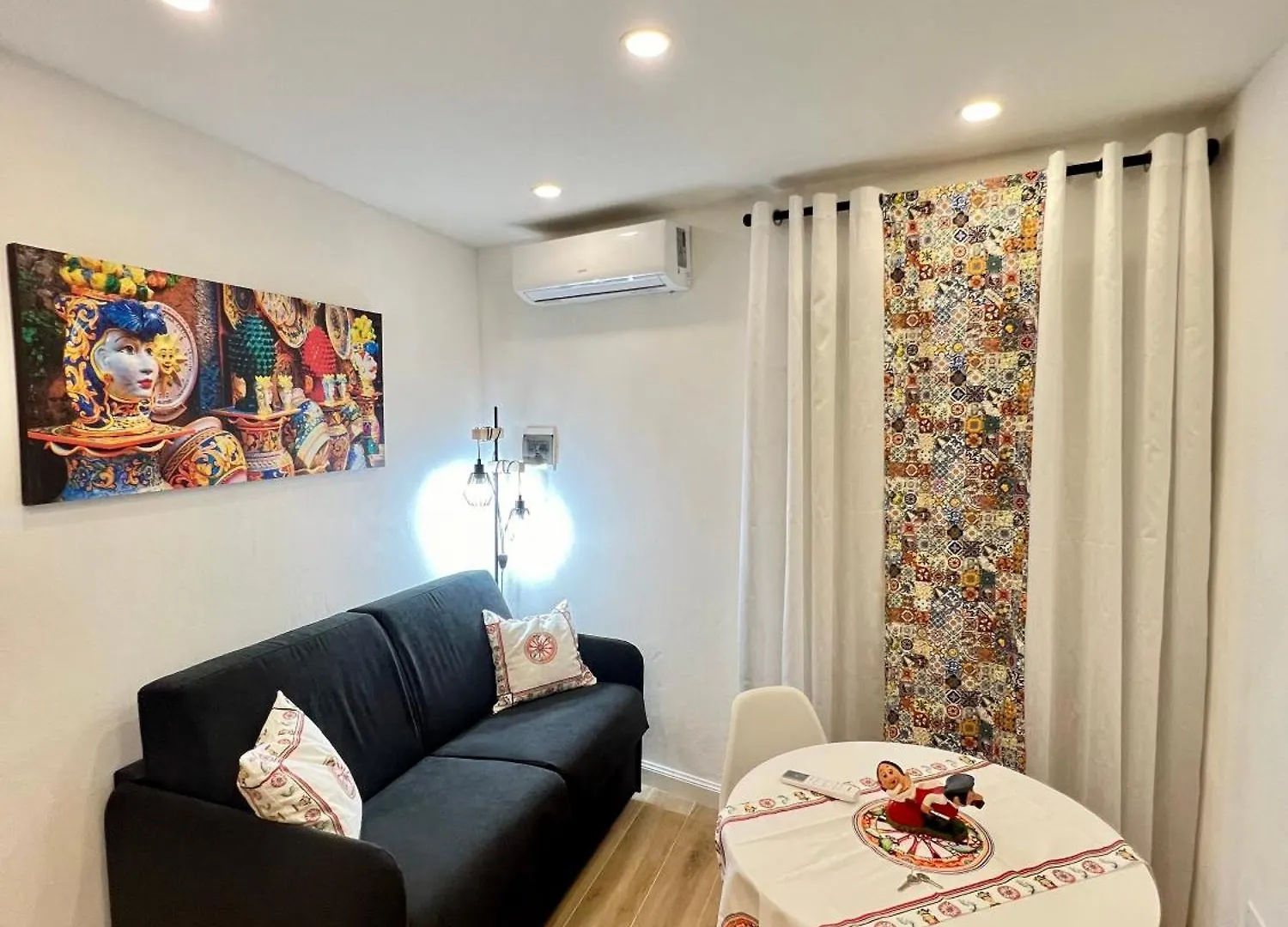 Kensia House - Centro Storico - Stazione Apartment Palermo